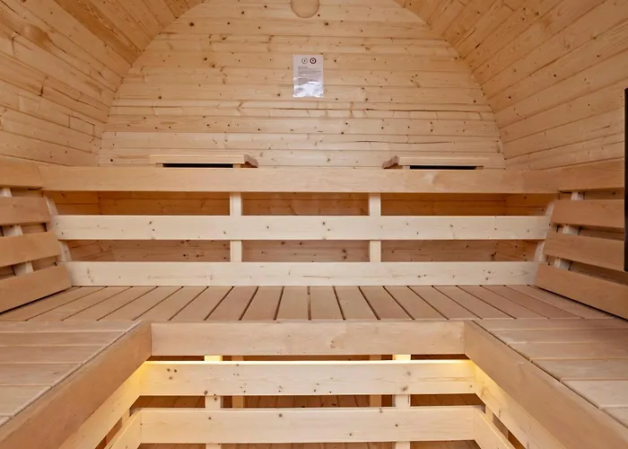 Дом отдыха In With Sauna *